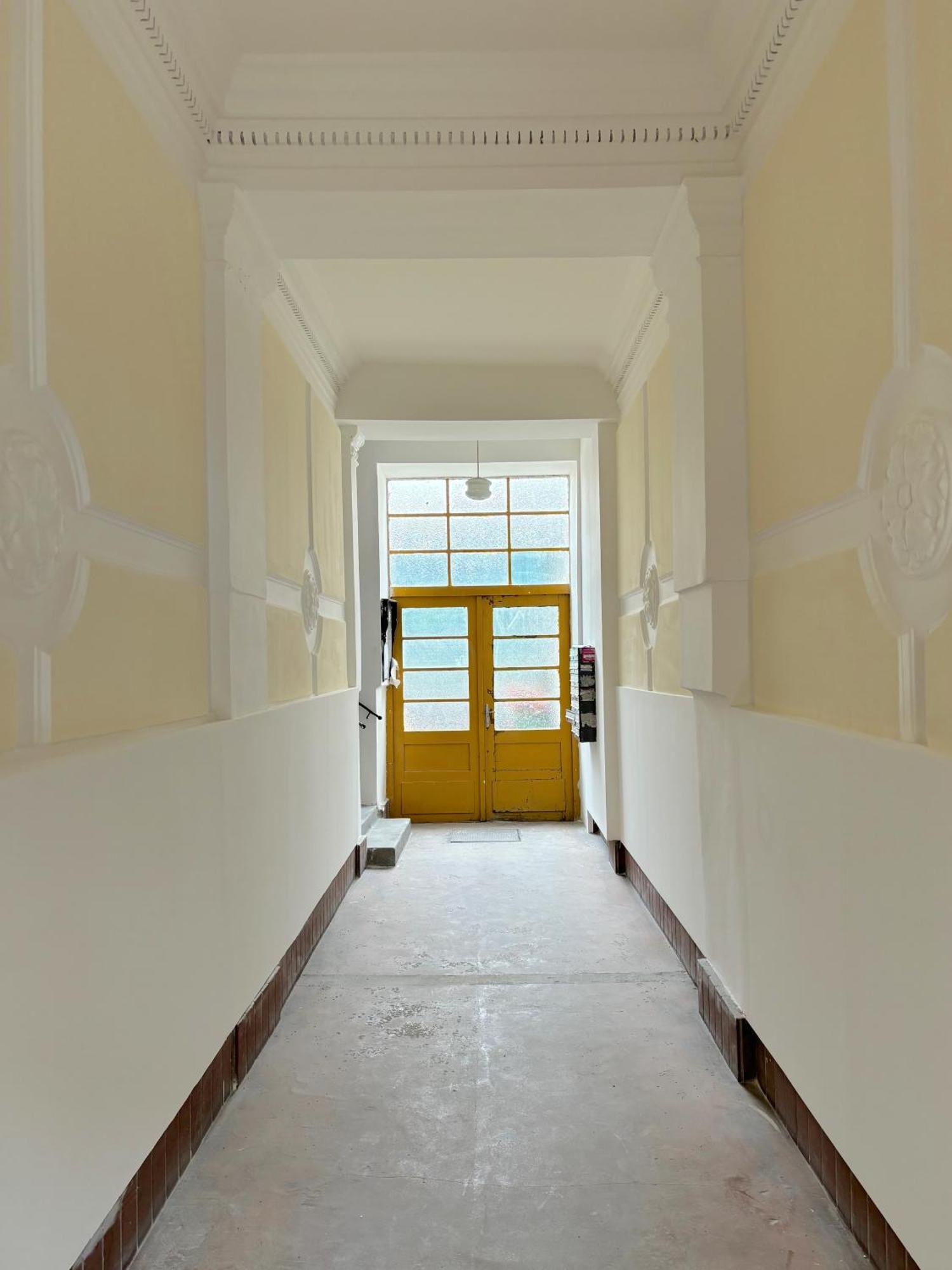 Traumhafte Wohnung Fuer 2, Walk In Dusche, Extra Kueche, Nespresso, Zentral Vienna Luaran gambar